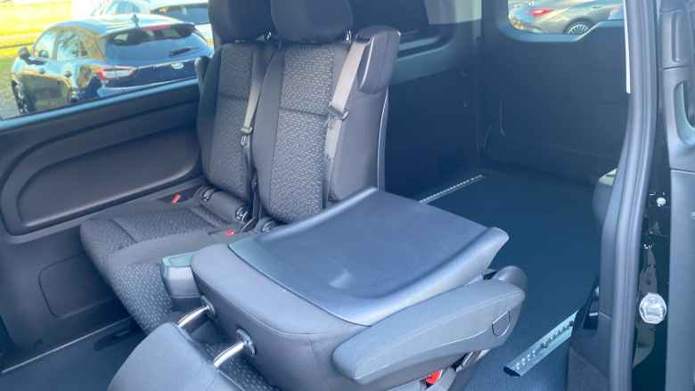 Mercedes-Benz Vito L2 Diesel Rwd 116CDI Pro Crew Van 9G-Tronic